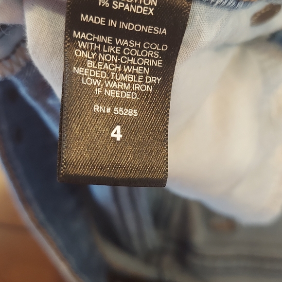 Express Lightwash Ripped Shorts - Picture 5 of 5